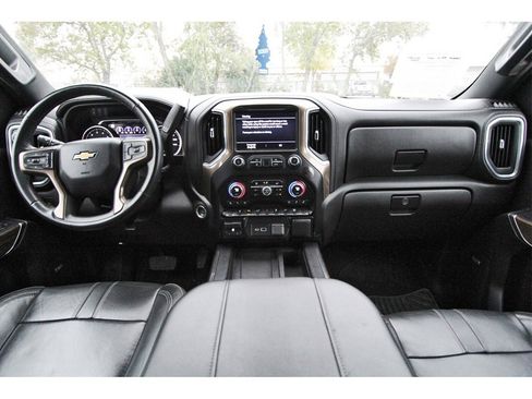 Used 2023 Chevrolet Silverado 2500 High Country image 9