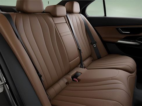 Used 2025 Mercedes-Benz E 350 Sedan image 40