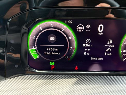 Certified 2025 Volkswagen GTI SE FWD image 2