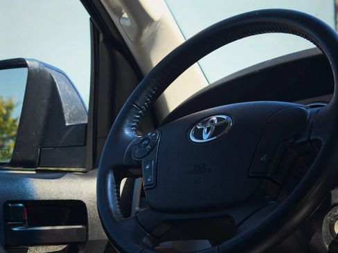 Used 2010 Toyota Sequoia SR5 AWD/4WD image 18