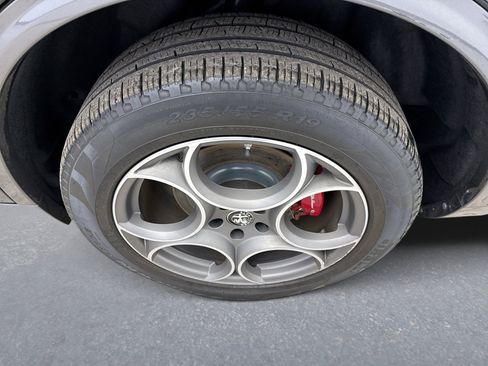 Used 2022 Alfa Romeo Stelvio Ti image 21