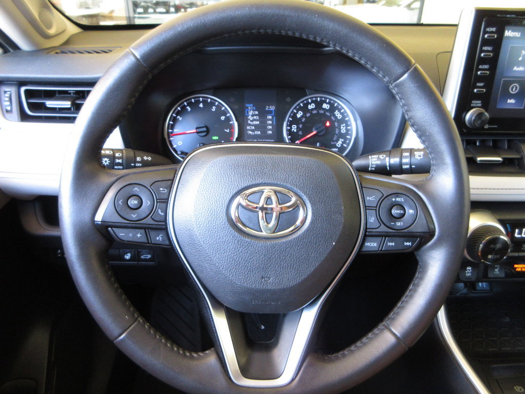 Used 2019 Toyota RAV4 XLE Premium w/ Cold Weather Package FWD image 15