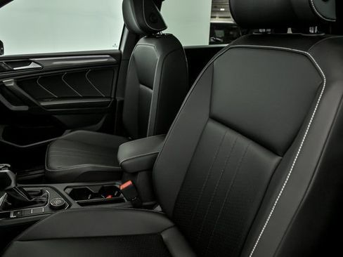 Certified 2024 Volkswagen Tiguan SE R-Line image 12