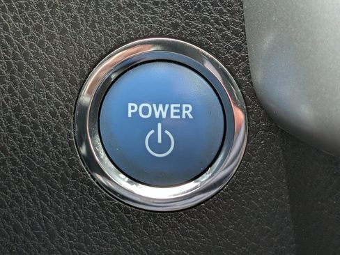 Used 2017 Toyota Highlander Limited Platinum image 29