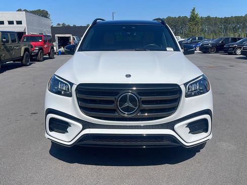 Used 2025 Mercedes-Benz GLS 450 4MATIC image 2