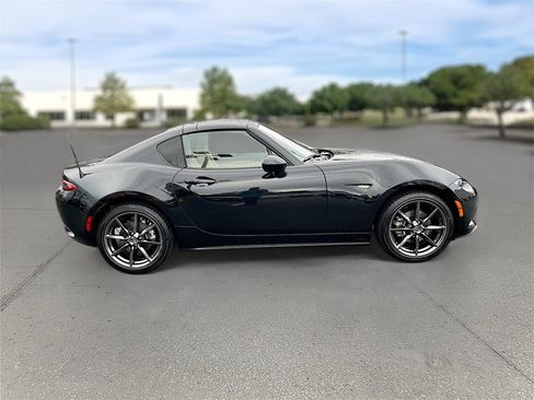 Used 2017 MAZDA MX-5 Miata RF Grand Touring image 7