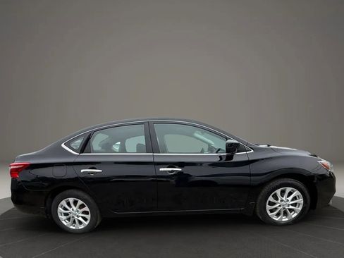 Used 2018 Nissan Sentra S w/ Appearance Package FWD image 4
