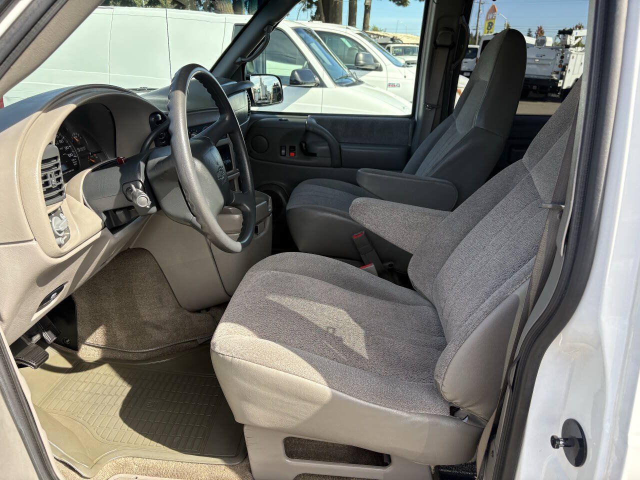 Used 2003 Chevrolet Astro Passenger AWD image 23