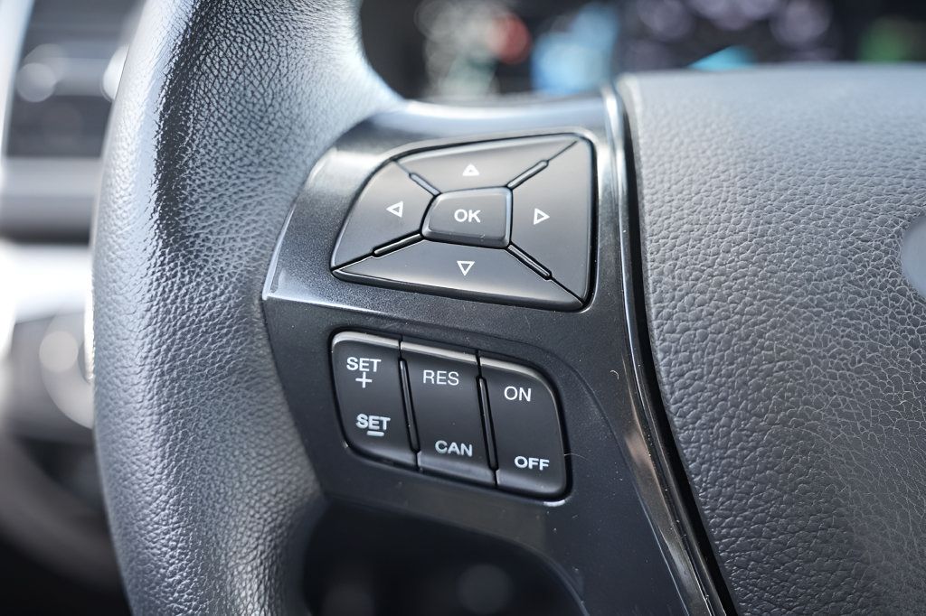 Used 2018 Ford Explorer XLT w/ Equipment Group 202A AWD/4WD image 28