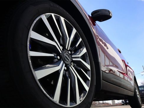 Certified 2024 Nissan Kicks SV image 11