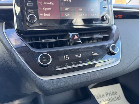 Used 2021 Toyota Corolla LE image 18