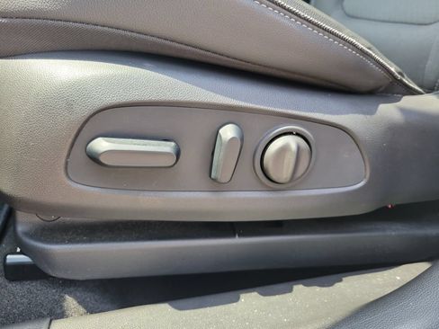 Used 2023 Buick Encore GX Select w/ Sport Touring Package AWD/4WD image 17