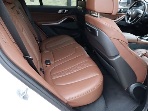 Used 2025 BMW X5 xDrive50e AWD/4WD image 17