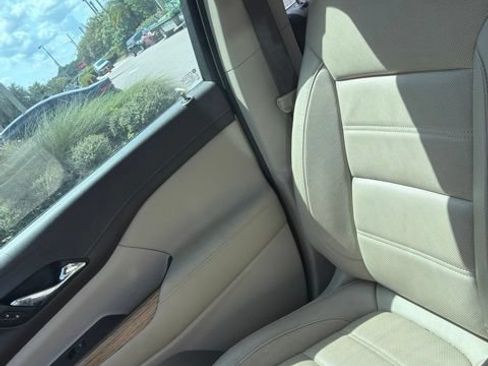 Used 2019 GMC Acadia Denali w/ Technology Package FWD image 3