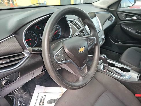Used 2019 Chevrolet Malibu LT FWD image 24