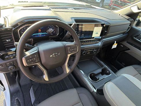 New 2026 Chevrolet Silverado 2500 ZR2 AWD/4WD image 18