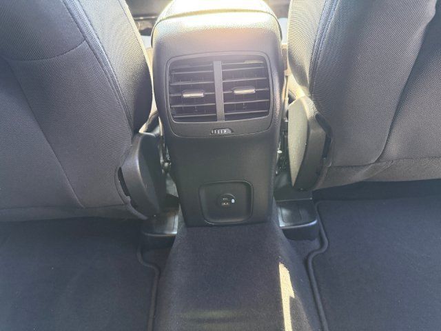Used 2022 Ford Escape SE w/ Cold Weather Package AWD/4WD image 18