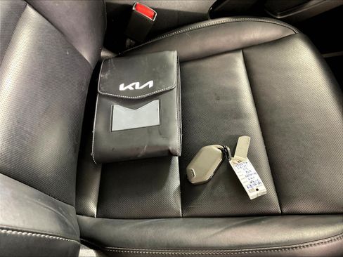 Used 2024 Kia Telluride S w/ S Sunroof Package FWD image 36