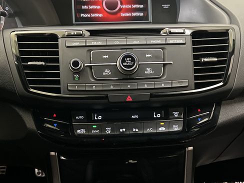 Used 2017 Honda Accord Sport image 20
