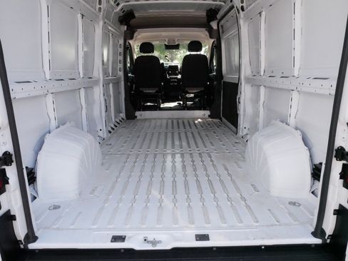 Used 2026 RAM ProMaster 2500 w/ Convenience Group FWD image 18