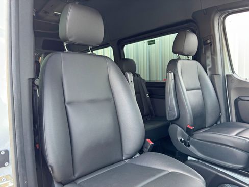 Used 2022 Mercedes-Benz Sprinter 1500 image 32
