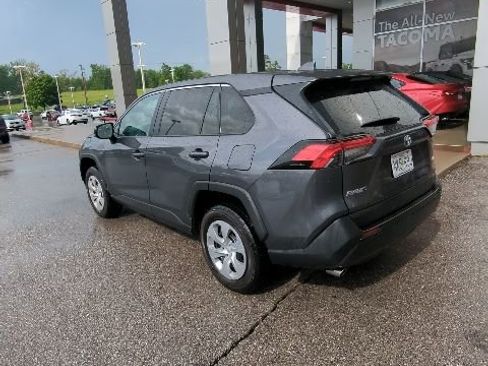 Used 2023 Toyota RAV4 LE FWD image 10