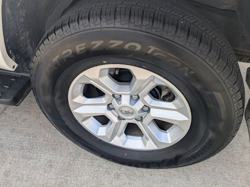 Used 2024 Toyota 4Runner SR5 AWD/4WD image 19