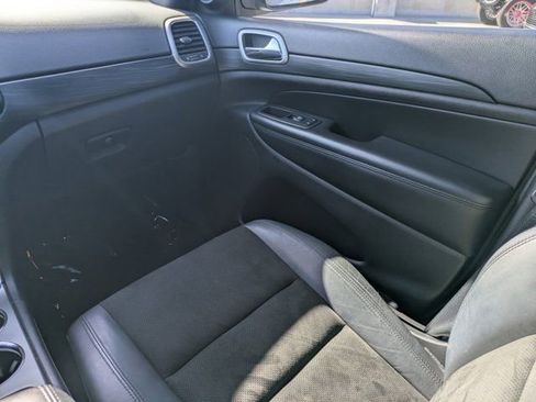 Used 2020 Jeep Grand Cherokee Altitude image 15