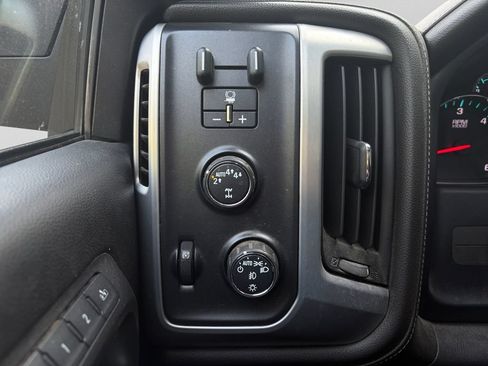 Used 2018 GMC Sierra 1500 SLT AWD/4WD image 24