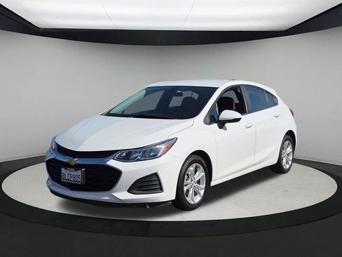 Certified 2019 Chevrolet Cruze LS w/ LS Convenience Package FWD image 4