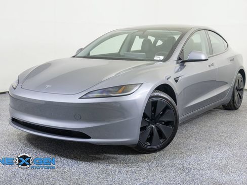 Used 2025 Tesla Model 3 Long Range RWD image 3