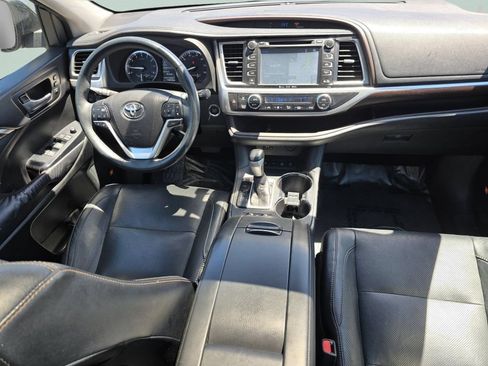 Used 2016 Toyota Highlander Limited Platinum AWD/4WD image 30