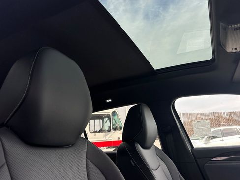 New 2026 Volkswagen Tiguan SE R-Line FWD image 15