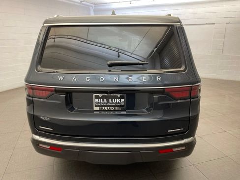 Certified 2022 Jeep Wagoneer Series I w/ Premium Group I AWD/4WD image 7