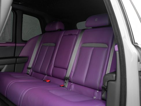 Used 2024 Rolls-Royce Cullinan AWD/4WD image 27