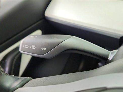 Used 2019 Tesla Model 3 Standard Range Plus image 40