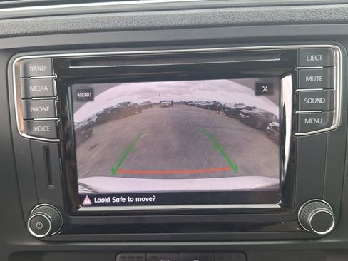 Used 2017 Volkswagen Jetta SE FWD image 13