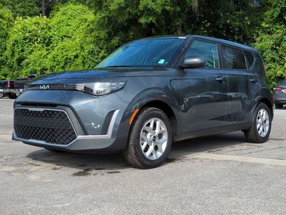 Used 2025 Kia Soul LX w/ LX Technology Package
