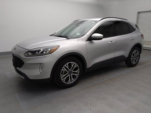 Used 2020 Ford Escape SEL image 2