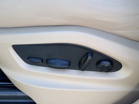 Used 2022 Porsche Cayenne Coupe image 18