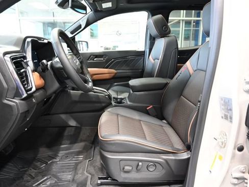 New 2026 GMC Canyon AT4 w/ Technology Plus Package AWD/4WD image 11