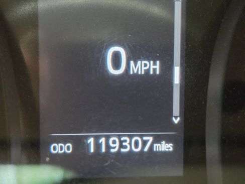 Used 2021 Toyota Camry SE FWD image 25