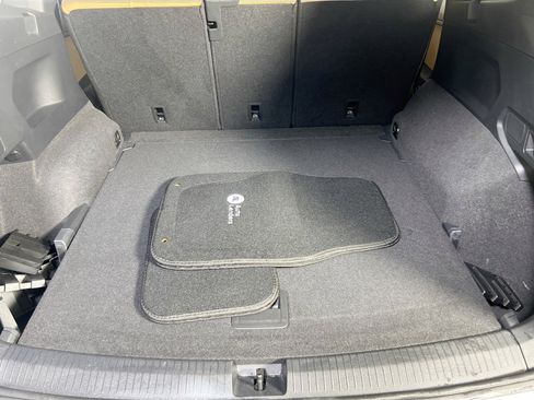 Used 2022 Volkswagen Tiguan SE image 22