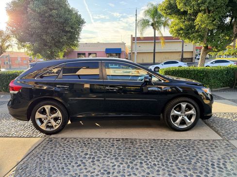 Used 2014 Toyota Venza XLE w/ XLE Premium Package image 4