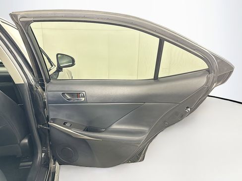 Used 2014 Lexus IS 250 4dr Sport Sdn Auto RWD image 29
