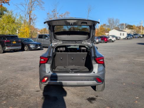 Used 2024 Chevrolet Trax LT w/ Driver Confidence Package image 31