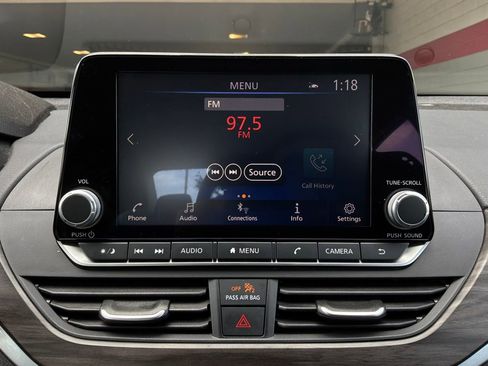 Used 2025 Nissan Altima 2.5 SV FWD image 28