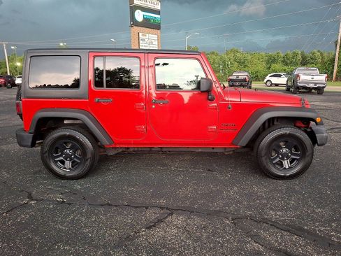 Used 2018 Jeep Wrangler Unlimited Sport w/ Connectivity Group AWD/4WD image 24