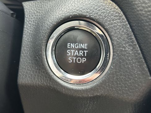 Certified 2025 Toyota RAV4 XLE AWD/4WD image 32