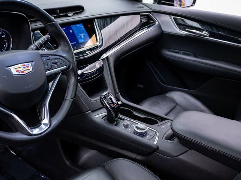 Used 2023 Cadillac XT6 Premium Luxury AWD/4WD image 12